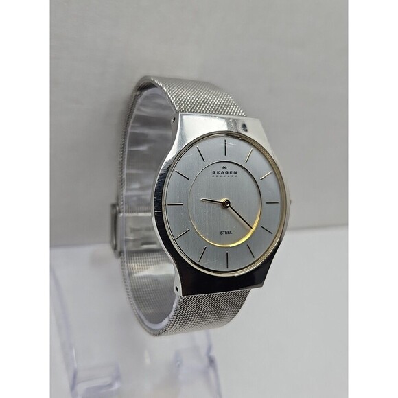 Skagen 233LGSC Slim Mesh Quartz Watch Silver Gold Two Tone New Battery 34mm Mens - Picture 3 of 10
